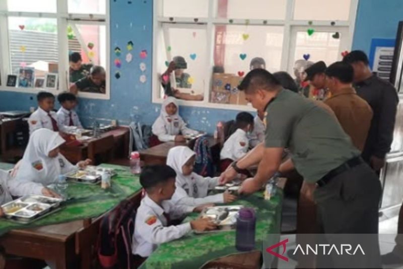 Uji Coba Makan Bergizi Gratis di Pamekasan: 9 Sekolah Jadi Percontohan