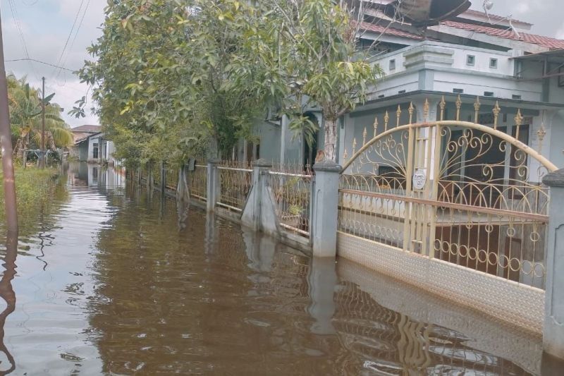 Banjir Singkawang Surut, Puluhan Warga Masih di Posko Pengungsian