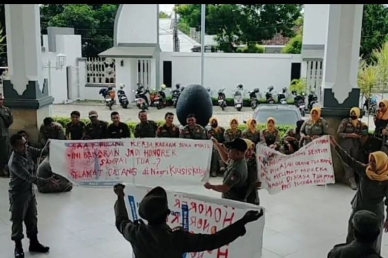 Honorer Lombok Timur Demo, Tolak Hasil Seleksi PPPK