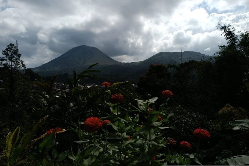 Siaga! Gunung Lokon dan Awu di Sulut Berstatus Level III