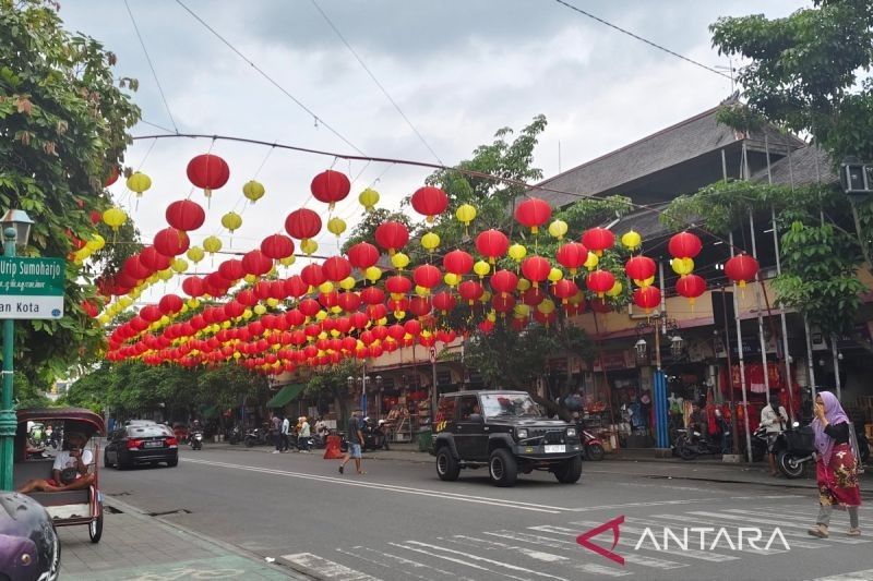 Semarak Imlek 2025 Solo: Ribuan Lampion dan Kirab Grebeg Sudiro