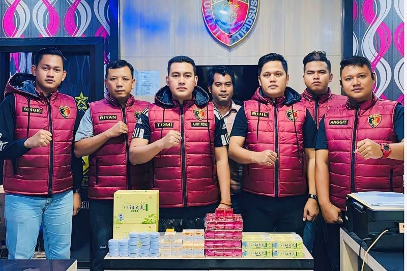 Polisi OKU Timur Ungkap Perdagangan Kosmetik Ilegal