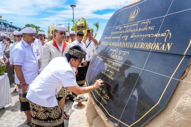 Pemkab Badung Percantik Pantai Batu Belig, Dorong Pariwisata