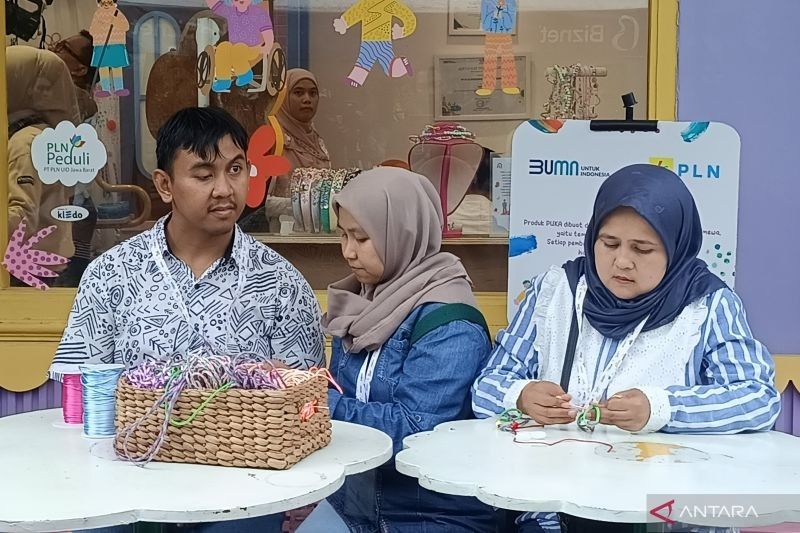 PLN Dukung UMKM Puka: Bisnis Disabilitas di Bandung Makin Sukses