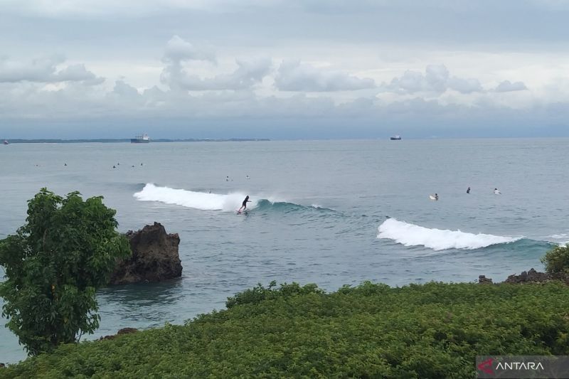 Peringatan Dini BMKG: Gelombang Tinggi dan Angin Kencang di Perairan Bali