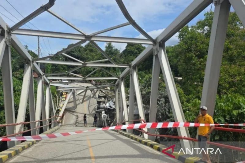 Jembatan Antarprovinsi di Paser Ambruk, Perusahaan Semen Bertanggung Jawab