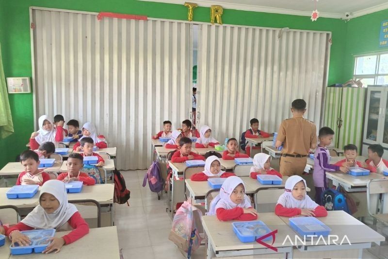 Makan Bergizi Gratis di Samarinda: SDN 004 Samarinda Utara Antusias!