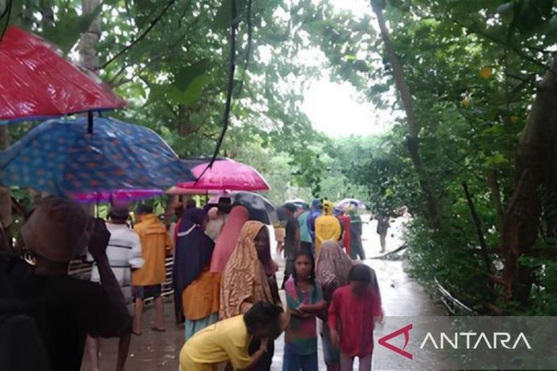 Warga Dompu Hilang Terseret Banjir, Pencarian Masih Berlangsung