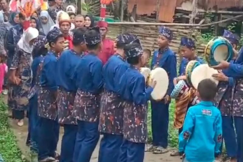 Polairud Jambi Cegah Kenakalan Remaja Pulau Pandan Lewat Hadroh