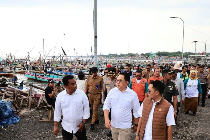 Pj Gubernur Jatim Tinjau Pasca Puting Beliung Pasuruan: Kerusakan Ringan, Bantuan Segera Disalurkan