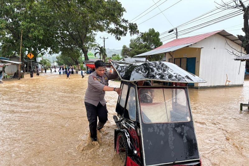 Banjir Gorontalo Utara: Polres Amankan Lintas Sulawesi, Imbau Waspada