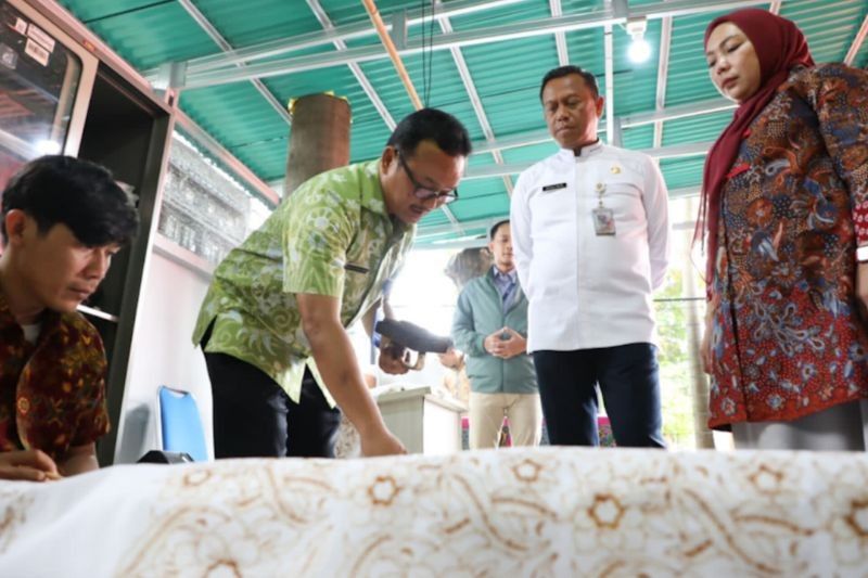 Batik Pejabat: Upaya Jaksel Dorong UMKM Lewat Kain Tradisional