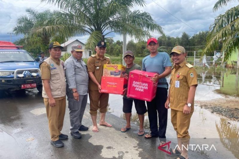 Banjir Kalsel: Pemprov Salurkan Bantuan Darurat ke Dua Desa di Banjar