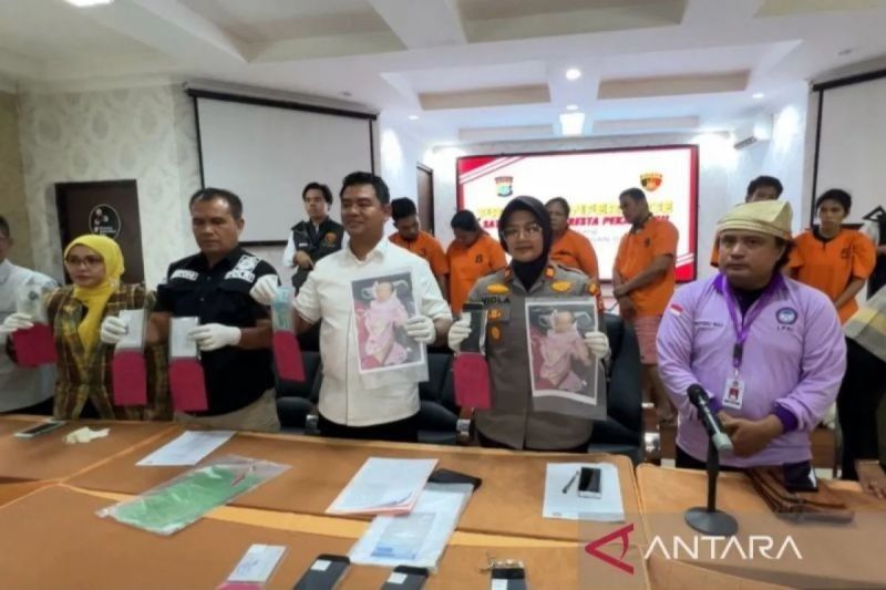 Polresta Pekanbaru Ungkap Sindikat Perdagangan Bayi, Delapan Tersangka Ditangkap