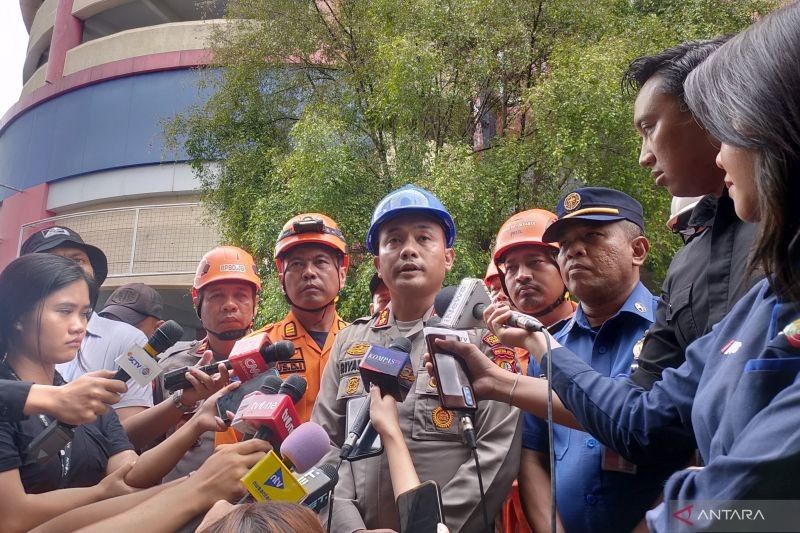 Kebakaran Glodok Plaza: Polisi Periksa 9 Saksi, Pencarian Korban Berlanjut