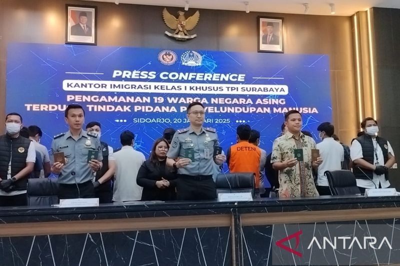 Imigrasi Surabaya Gagalkan Penyelundupan 17 Warga Nepal Menuju Eropa