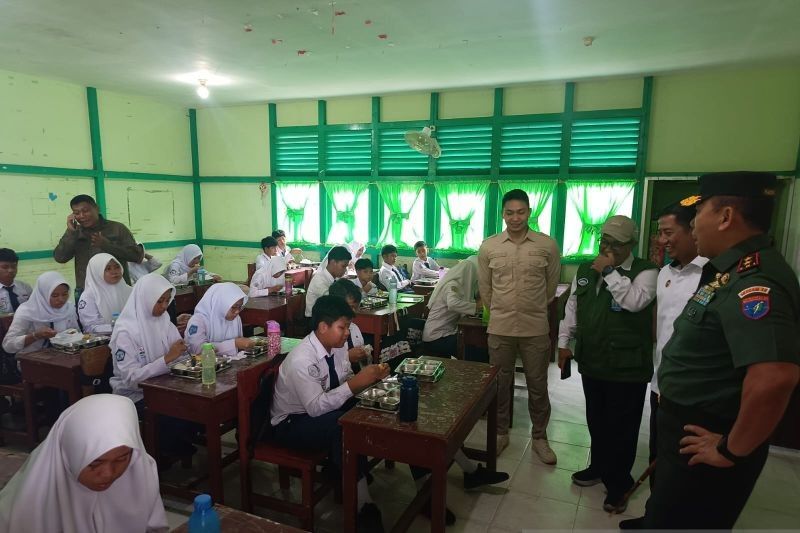 Kalbar Luncurkan Program Makan Bergizi Gratis untuk Siswa