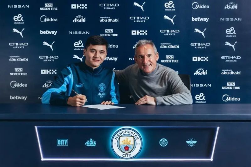 Khusanov: Bek Uzbekistan Pertama di Liga Primer Bersama Manchester City