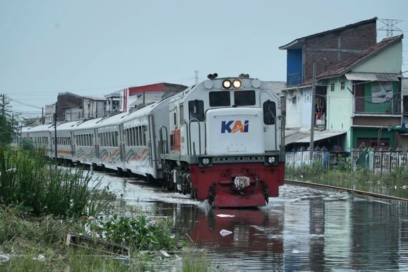 Banjir Grobogan Sebabkan Pembatalan Dua Perjalanan KA di Daop 4 Semarang