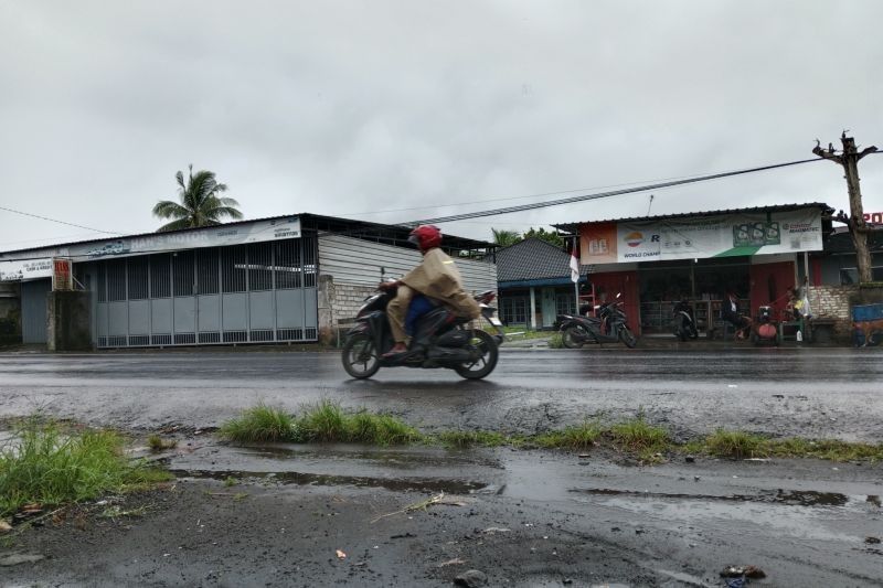 Waspada! Hujan Lebat Masih Berpotensi Guyur NTB Akhir Januari 2025