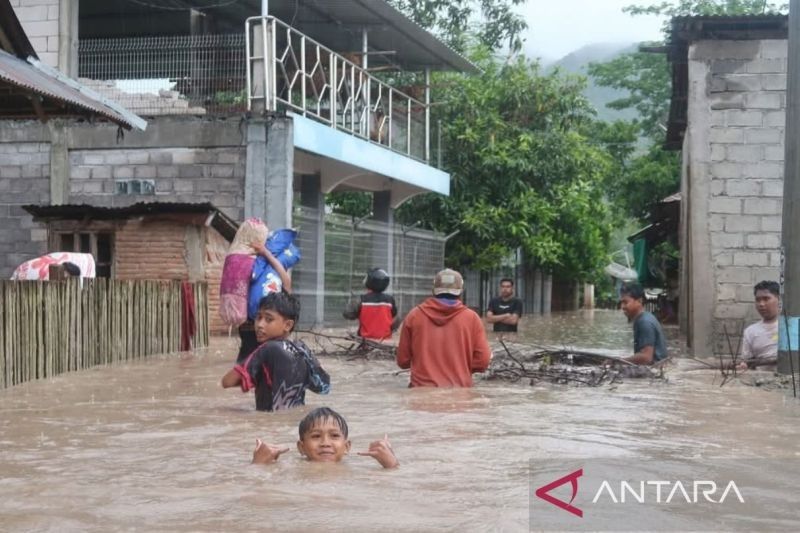 Banjir Bandang Bima: 4.088 KK Terdampak, Kantor Bupati Terendam