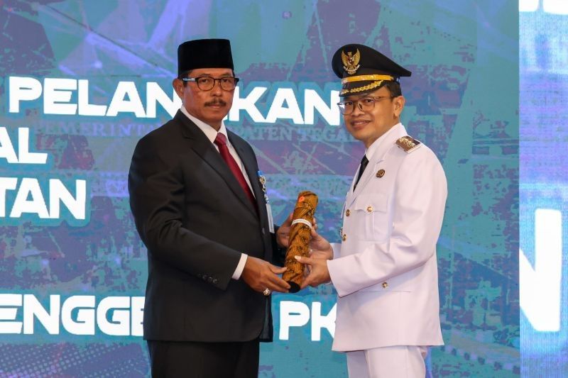 Pj Gubernur Jateng Lantik Pj Bupati Tegal Baru, Fokus Tekan Kemiskinan dan Stunting