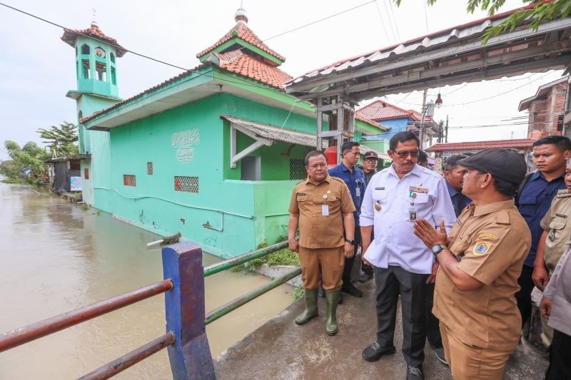 Pemprov Jateng Beri Bantuan Rp478 Juta untuk Korban Banjir Brebes