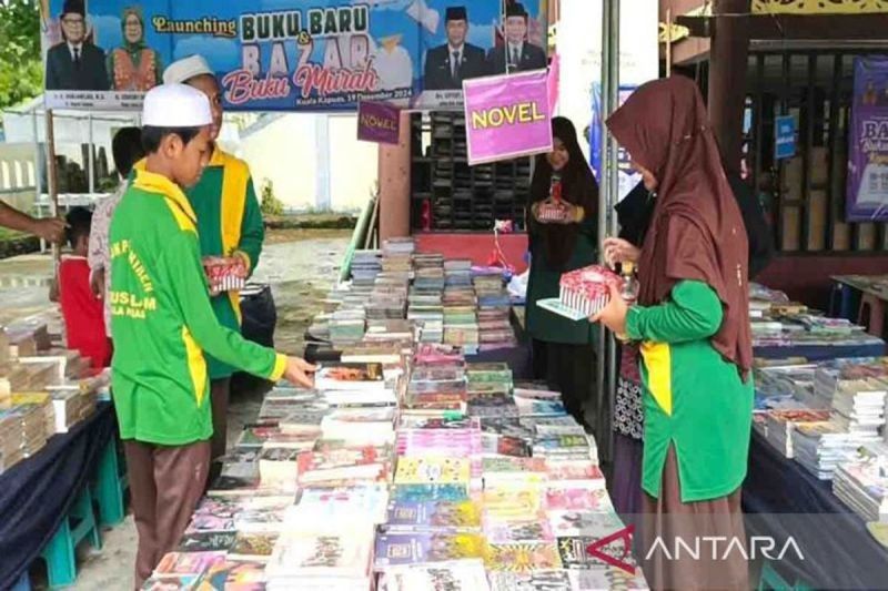 Bazar Buku Murah Kapuas Sukses Jual 2000 Buku!