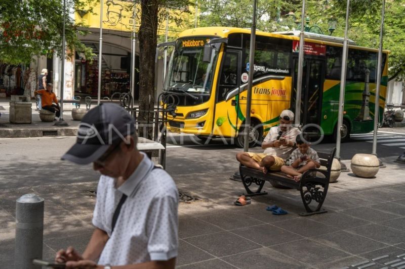 Sidang On-The-Spot Perokok Nakal di Malioboro: Denda Rp7,5 Juta!