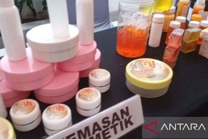 Polda Sulsel Tahan Tiga Tersangka Pemilik Kosmetik Ilegal Berbahaya