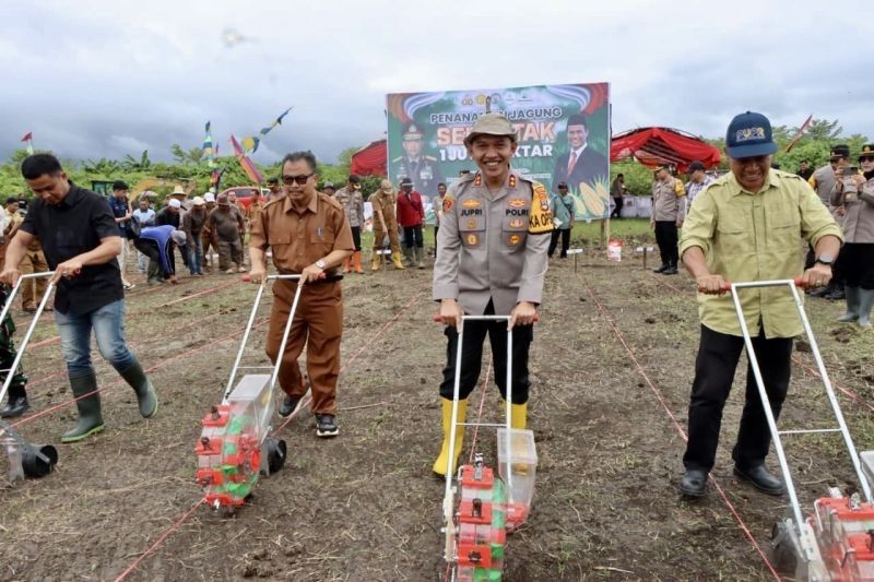 Polres HST Kalsel Dukung Swasembada Pangan Nasional lewat Penanaman Jagung