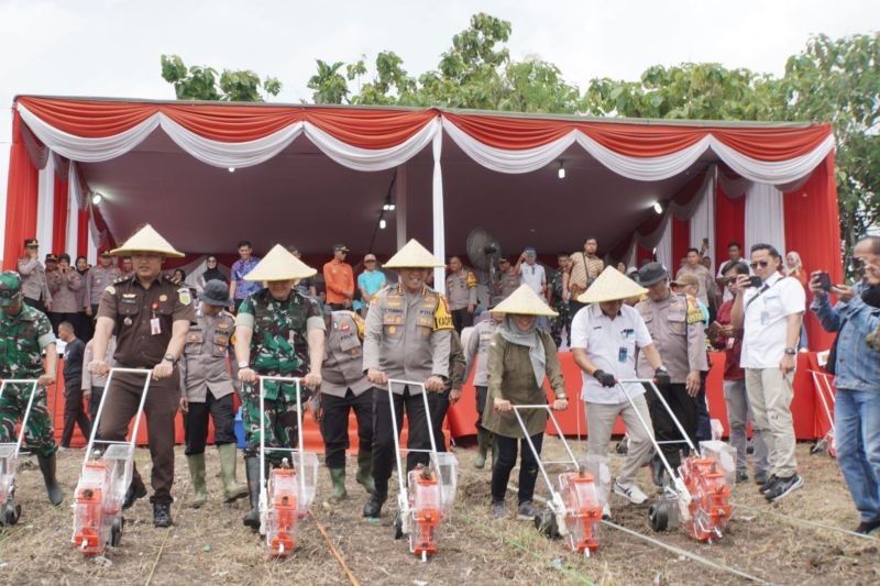 Polresta Sidoarjo Tanam Jagung, Dukung Ketahanan Pangan Nasional