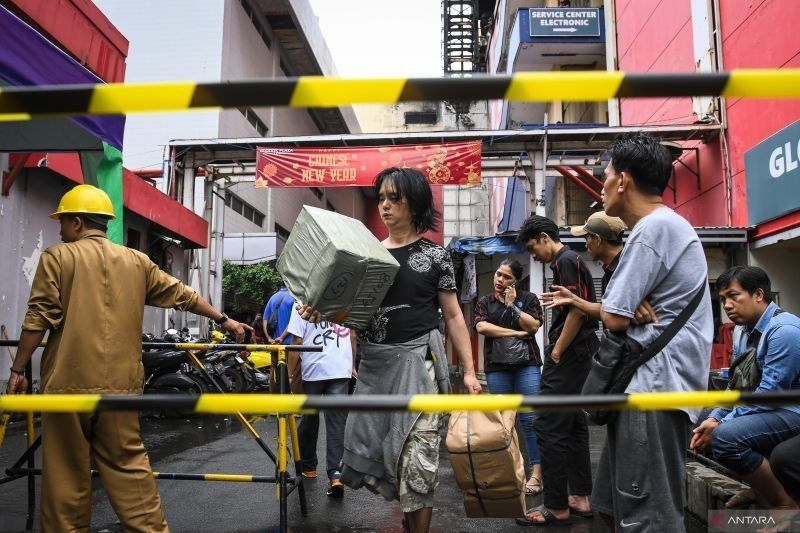 Akses Ambulans Tembus Lantai 7 Glodok Plaza, Evakuasi Korban Lebih Mudah