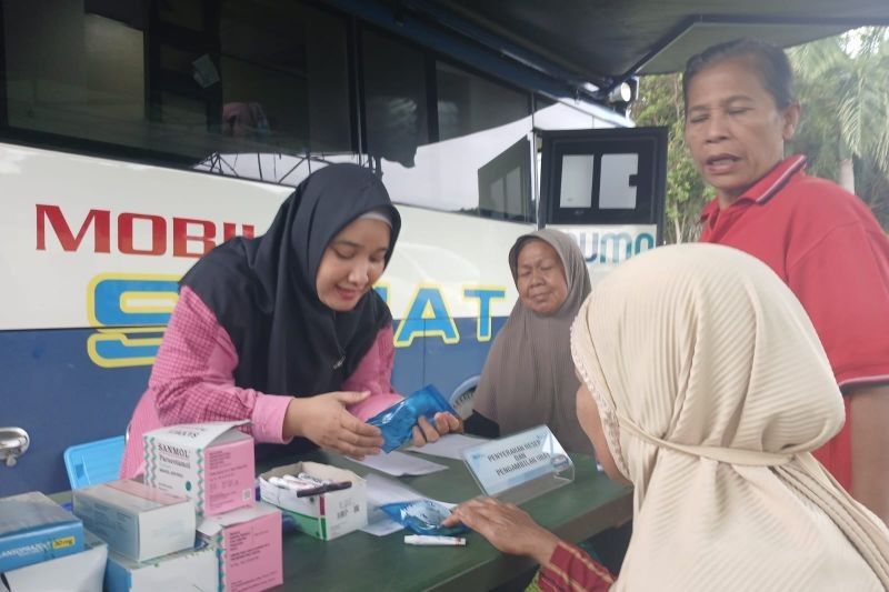 Mobil Sehat Timah: Ratusan Warga Mentok Antusias Periksa Kesehatan Gratis