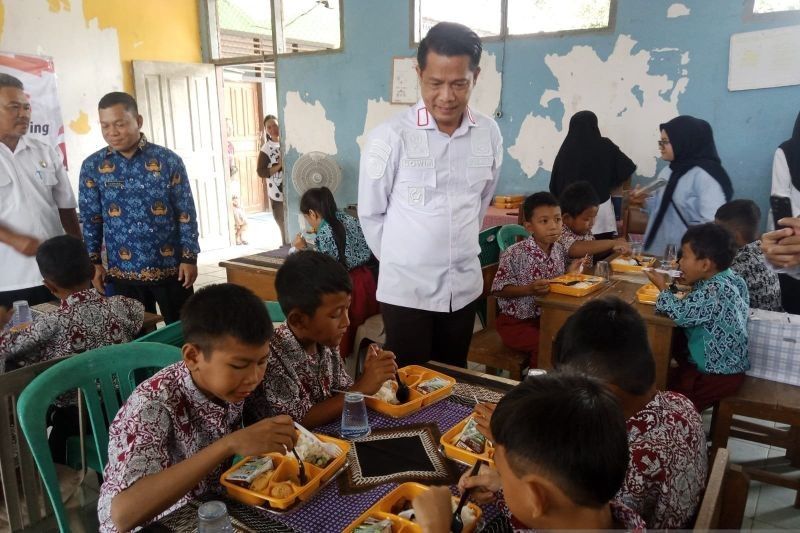 Lapas Tanjungpandan Berbagi 60 Porsi Makan Bergizi Gratis untuk Pelajar