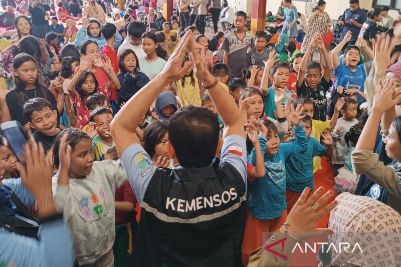 Polres Jakpus Berikan Trauma Healing Pasca Kebakaran Kemayoran