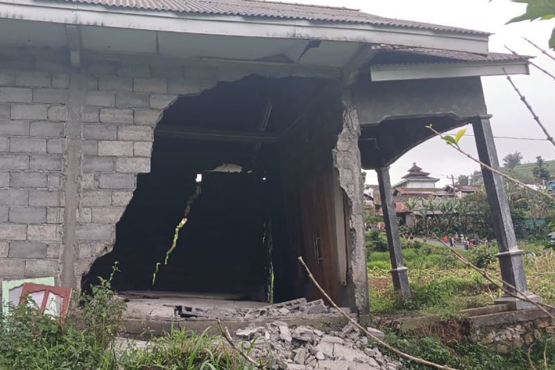 Banjarnegara Dirikan Posko Pantau Tanah Bergerak di Ratamba Akibat Hujan Lebat