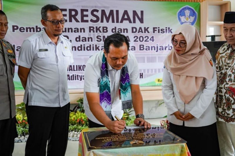 Wali Kota Banjarbaru Resmikan Fasilitas Pendidikan Baru: Ruang Kelas Hingga Laboratorium