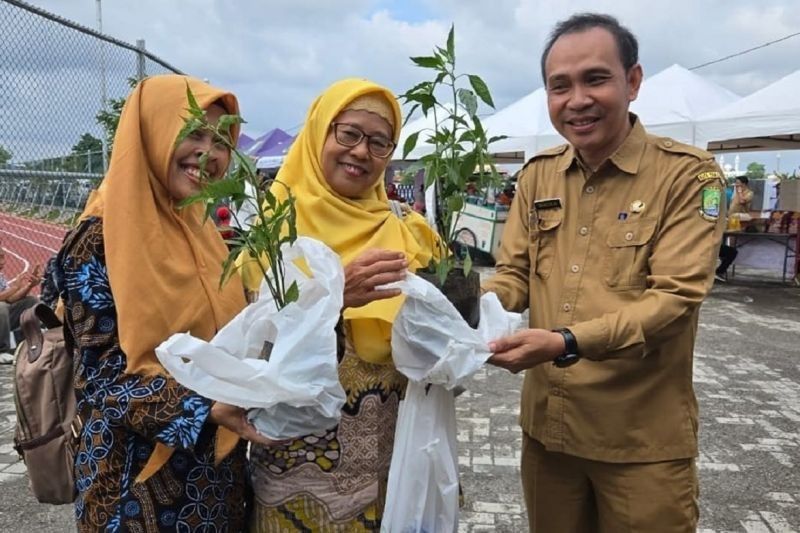 Kota Tangerang Bagikan Bibit Cabai Gratis di Gerakan Pangan Murah