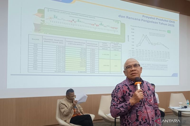 Bulog Optimis Serap 70% Target Beras di Puncak Panen 2025