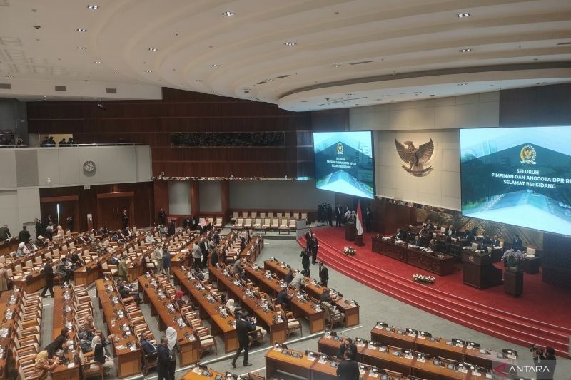 DPR Setujui RUU Minerba Usul Inisiatif DPR: Fokus pada UMKM dan Ormas