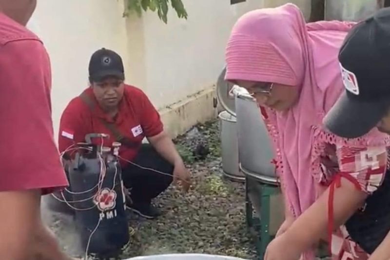 Pertamina Latih Warga Ambon Kelola Dapur Umum saat Bencana