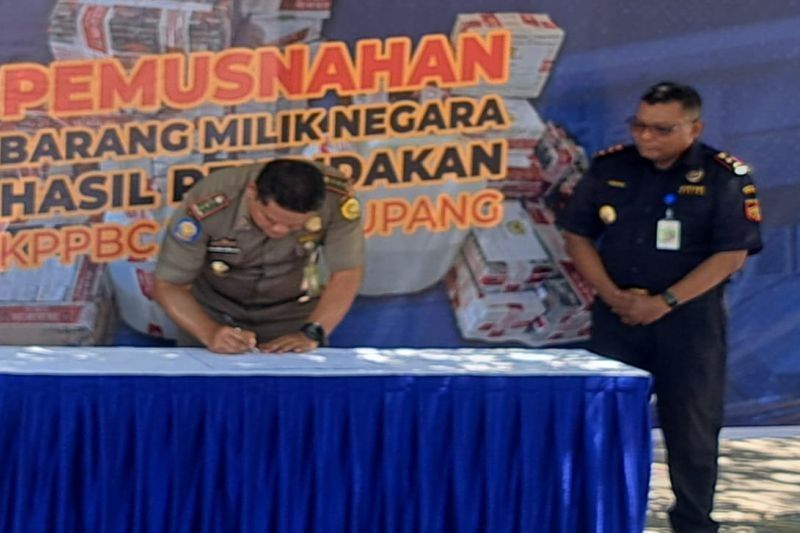 Bea Cukai Kupang Lampaui Target PNBP 2024: Rp68,19 Miliar!