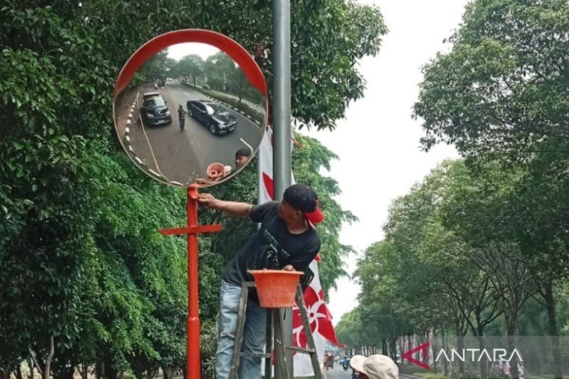 Jaktim Pasang 339 Cermin Cembung Cegah Kecelakaan Lalu Lintas