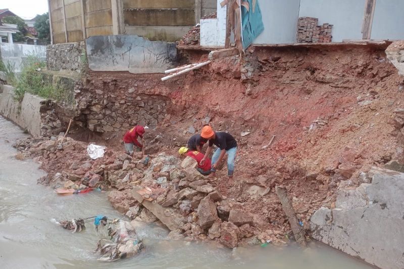 Pemkot Bandarlampung Percepat Perbaikan Talud Pascabanjir