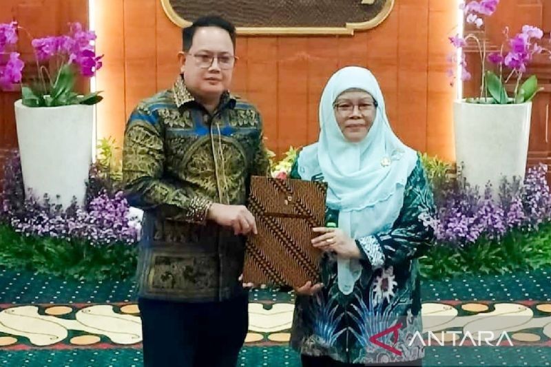 Pj. Gubernur Jatim Serahkan Tugas Bupati Situbondo ke Wabup Pasca Kasus KPK