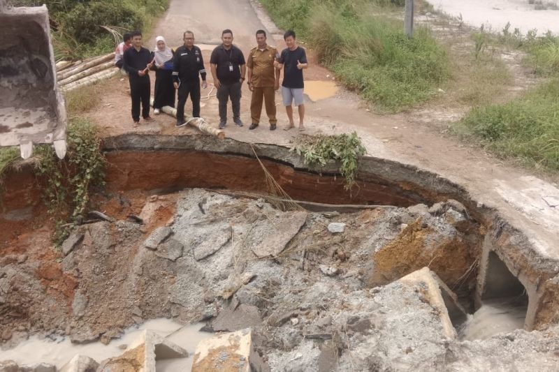 Jembatan Rusak di Bangka Barat Bahayakan Warga: Ombudsman Desak Perbaikan Segera