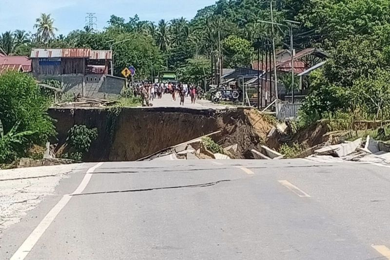 Jembatan Darurat Segera Terpasang di Poso Pasca Longsor