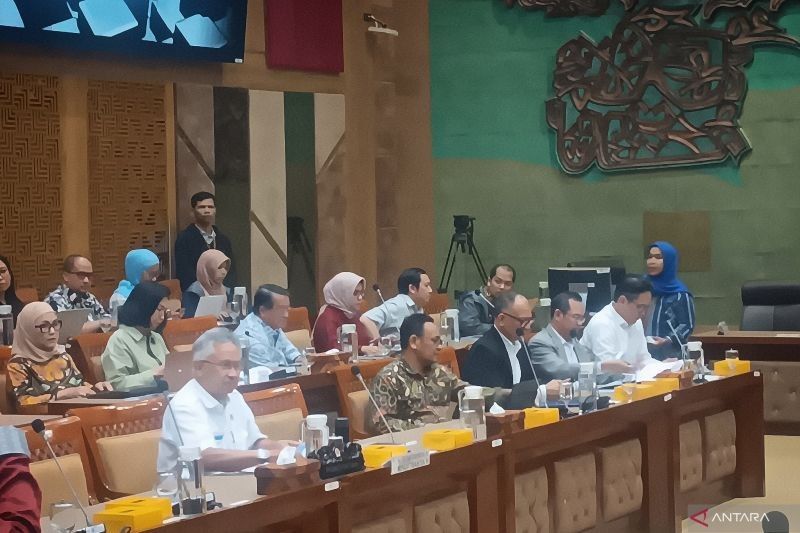 Mendikbudristek Rapat Tertutup dengan Komisi X DPR RI: Bahas Anggaran dan Isu Pegawai