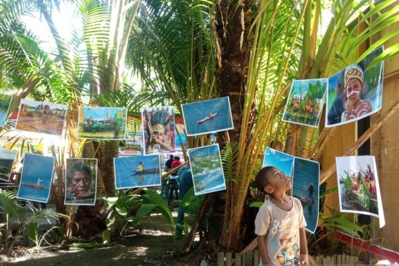 Sanggar Robongholo Gelar Pagelaran Seni Budaya di Hutan Sagu Kampung Sereh, Jayapura